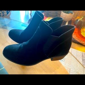 Women's Chelsea boots